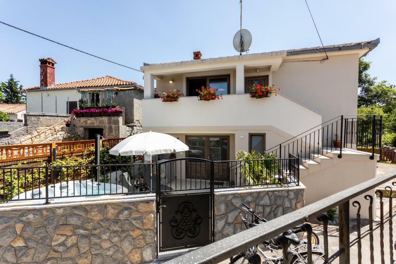 Relax Village Home Mare Krk Town Exterior photo